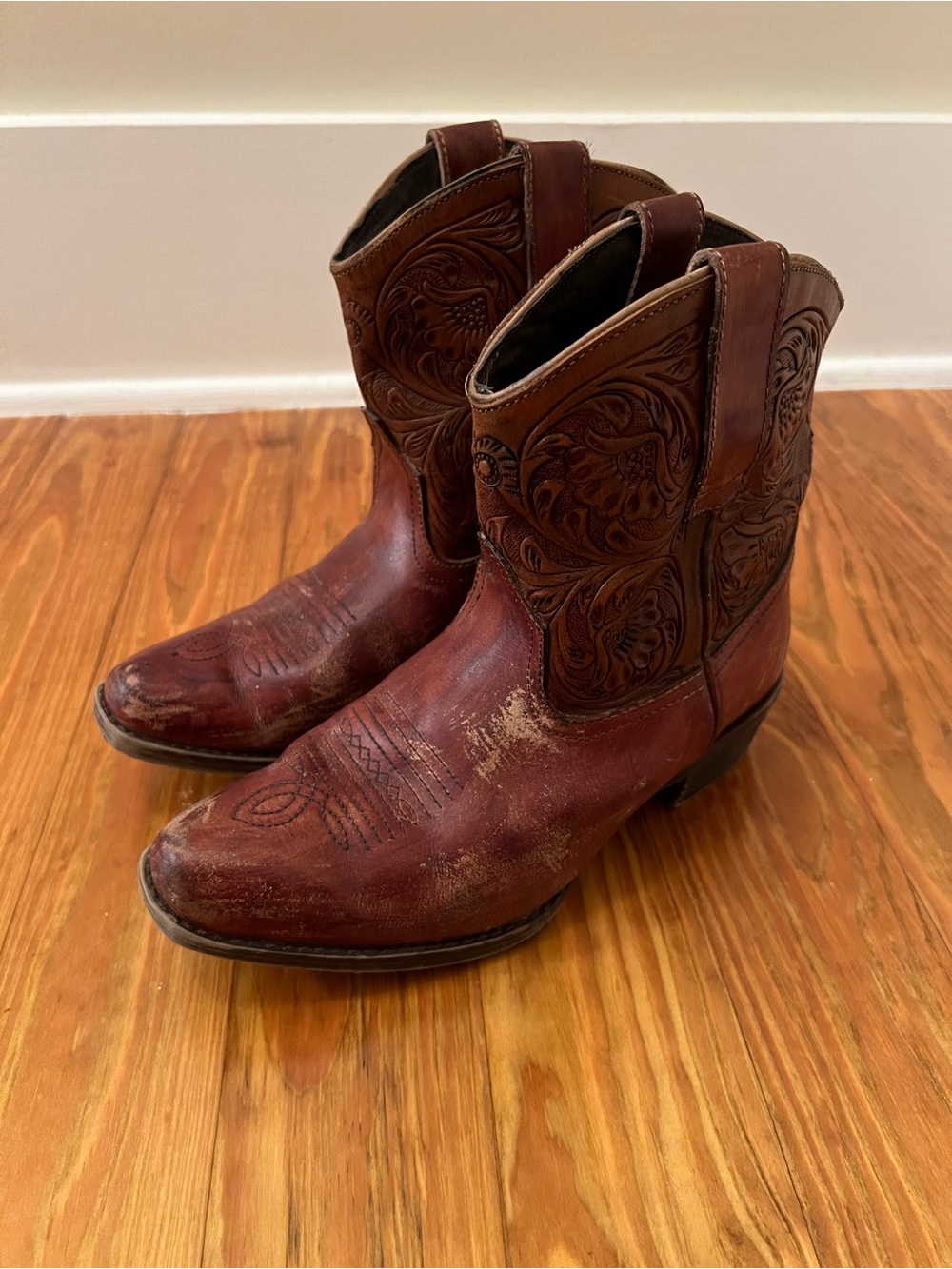 Roper Women’s Brown Dusty Tooled Snip Boots With Flower Embroidery Detail Sz 6.5